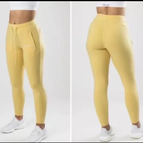 ALPHALETE Women's Essential Core Jogger | Color: Sea Salt/Yellow | NEW/NWT!!⭐️💛 - Picture 1 of 7